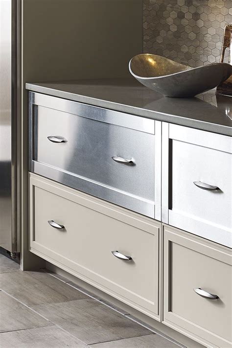 Kitchencabinetsreviews.com is the best source online for kitchen cabinets reviews. LetoMMtrTorinWGryCeruK9ret | Stainless steel cabinets ...