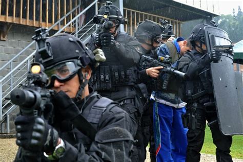 Comandos Copes Policía Nacional De Colombia Pnc Ejército De