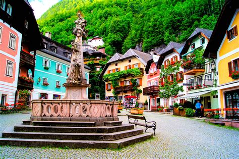 Das Kleine Dorf Hallstatt In Österreich Urlaubsgurude