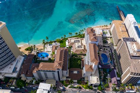 Pool And Bar Area Picture Of Outrigger Reef Waikiki Beach Resort My