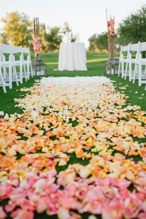 20 Wedding Aisle Runners Ideas To Make Your Wedding More Fabulous