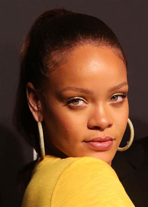 Rihannas Fenty Beauty Tour Style File Elle Australia