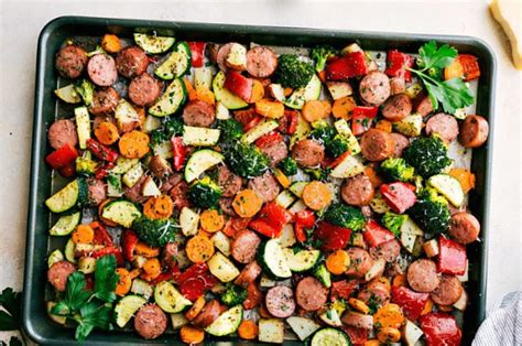We have pulled together 20 of our favorite dinner recipes that will be on the table in 20 minutes of less. 16 Low-Carb Dinners That Aren't Boring