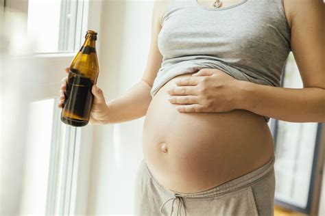 how drinking alcohol during pregnancy causes fetal alcohol syndrome