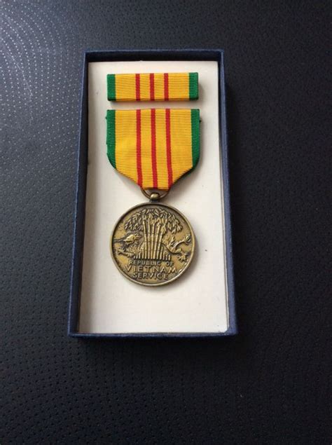 Original Us Army Vietnam War Service Medal And Ribbon Bar 1969