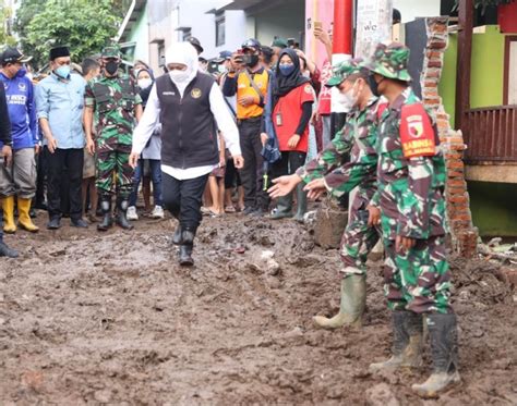 Gubernur Khofifah Gerak Cepat Tinjau Banjir Bandang Jember Dinas