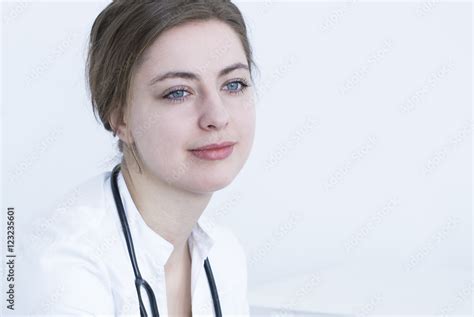 Concentrated On Her Patients Stock Foto Adobe Stock