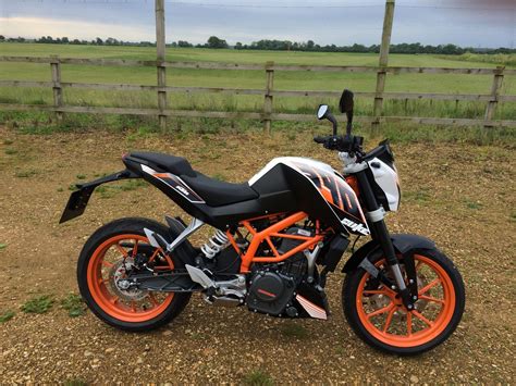 It combines maximum riding pleasure with optimum user value and is superior everywhere where really nimble handling counts. 2014 KTM 390 DUKE