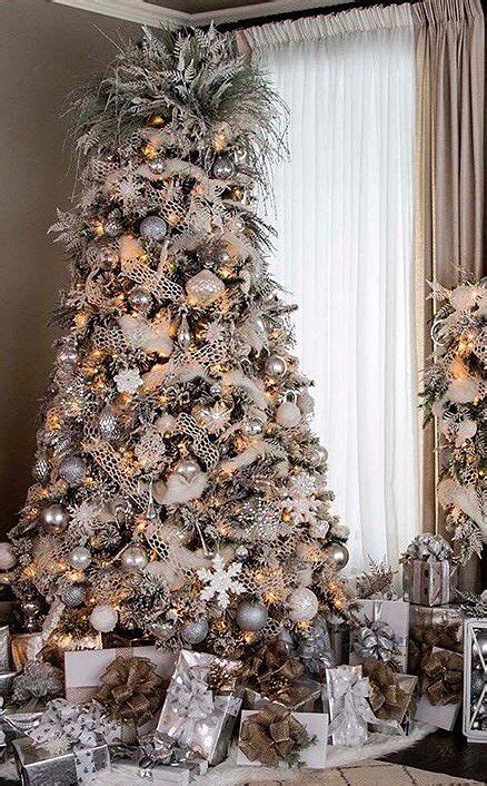 35 Amazing Christmas Tree Decoration Ideas You Must Try In 2020 Newyearlights Com