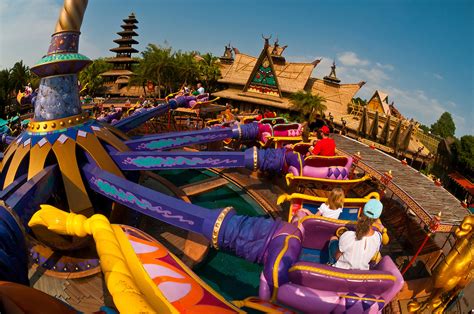 The Magic Carpets Of Aladdin Ride Adventureland Magic Kingdom Walt