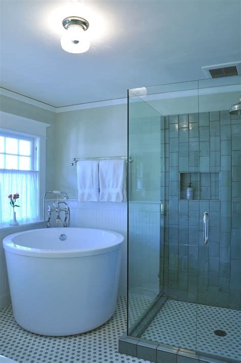 japanese soaking tub small give  asian accent   small modern bathroom homesfeed