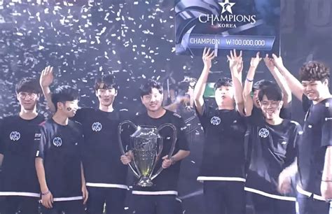 Top 5 from regular season qualify for playoffs. LCK-team-and-player-profiles-2017-worlds-league-legends-lol/