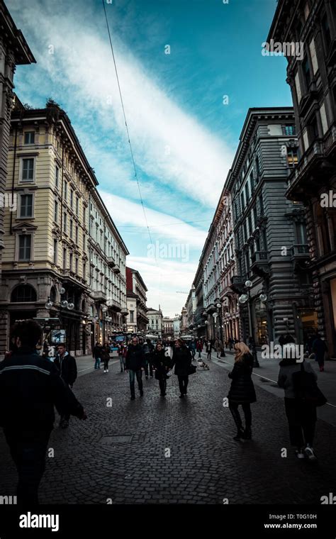 Milan Streets Full Of People Stock Photo Alamy