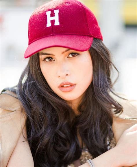 Maudy ayunda's first film role was in untuk rena (2005) alongside surya saputra. Profil dan Biodata Maudy Ayunda plus Foto Terbaru Lengkap