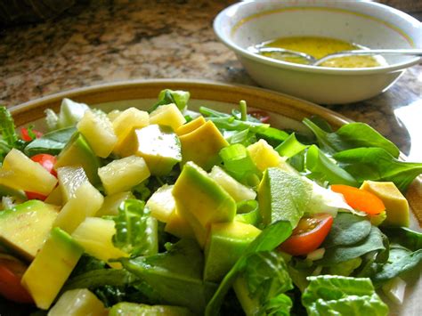To make the salad, place cut romaine, pineapple, onion and tomatoes in a large bowl and toss with dressing until evenly coated. Singingirl Cooks!: Jerk Chicken Salad with Citrus Dressing
