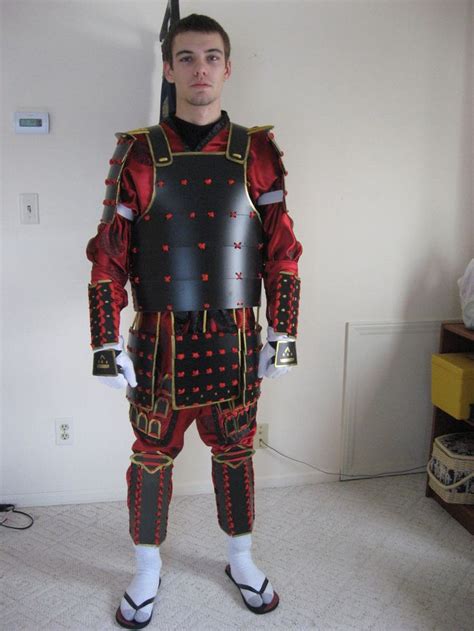 Scholars agree that japanese armour first appeared in the 4th century, with the discovery of the cuirass and basic helmets in graves. Samurai Armor (Total War: Shogun 2) | Traje de samurai ...