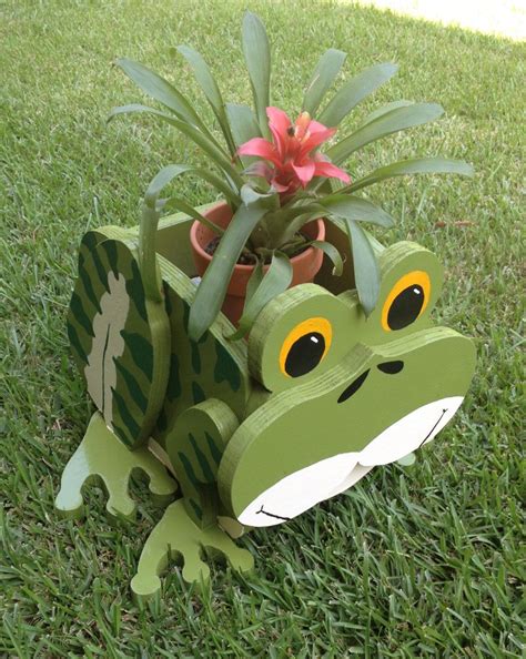 Wooden Animal Planter Frog By Cutsncrafts On Etsy Frog Crafts Garden