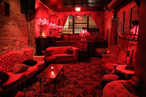 Salon Rouge Lounge Madame X