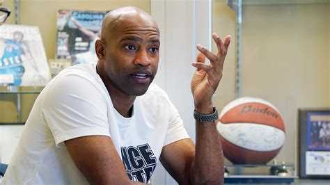 Vince Carter Hosts Mainland Camp Before Florida Sports Hof Induction