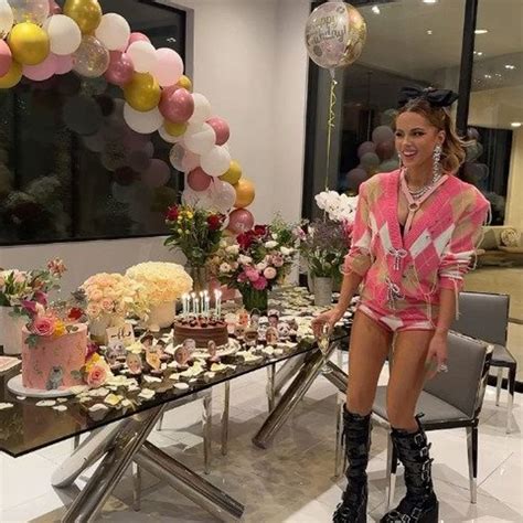 Inside Kate Beckinsales 50th Birthday From The Best Outfits To The