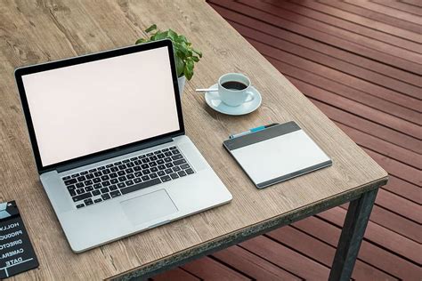 яблоко кофе кружка стол письменный клавиатура портативный