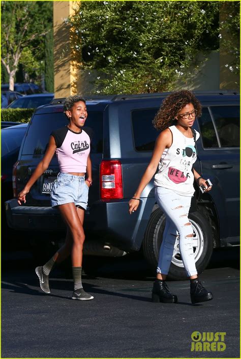 Willow Smith Gets Into A Serious Laughing Fit At Lunch Photo 3202434 Willow Smith Pictures