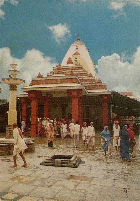 Holy Mahalakshmi Temple Mumbai One Of Oldest Temples In Mumbai City