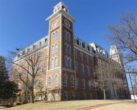Old Main Of The University Of Arkansas Fayetteville Arka Flickr