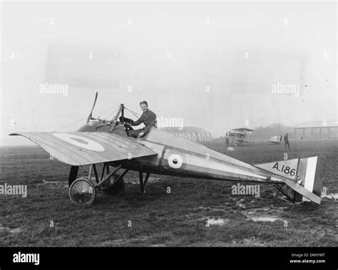 Morane Saulnier N Und Henry Farman Doppeldecker Ww1 Stockfotografie