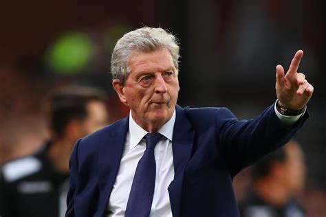 Kulüpten yapılan açıklamada, sezon sonunda sözleşme süresi dolacak 73 yaşındaki hodgson'ın. Roy Hodgson treats wife to a 'plus one' on Crystal Palace ...