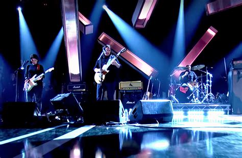 The Breeders Perform Wait In The Car And Cannonball On Jools Holland