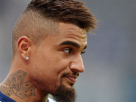 I love it when footballers get tattoos in honour of their team! Ghana vor heikler Aufgabe - Boateng vor Comeback - WM - kicker
