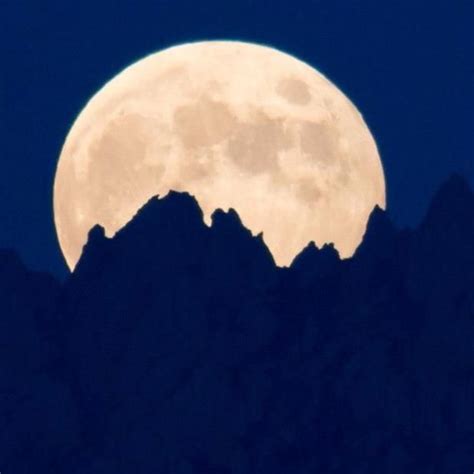 Full Moon Behind The Mountains With Images Pictures Celestial