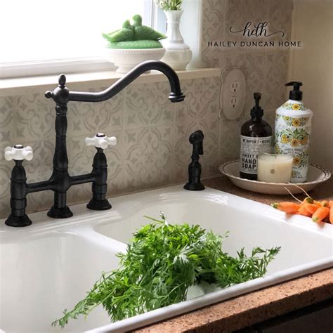 With the plenty of options available in the market to choose from, it can get quite confusing for you to make the final call. Farmhouse kitchen sink and matte black vintage faucet. # ...