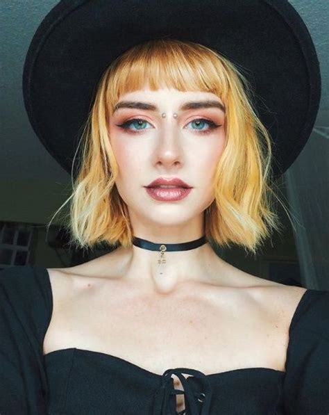 Inspiration cheveux jaune vif! | Frisuren langhaar, Gelbe haare