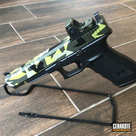 Splinter Camo Glock 17 Cerakoted Using Mojito Snow White And Graphite