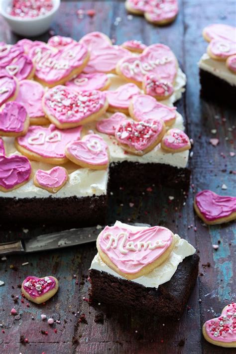 Himbeer keks kuchen april 3, 2020 juni 8, 2020 by nazmiye dogdu für dieses rezept brauchst du garantiert keine unsägliche gelatineschicht, die „leckere verzuckerte dosenfrüchte umhüllt. Schokopresso Kuchen mit pinken Keks-Herzen in 2020 ...