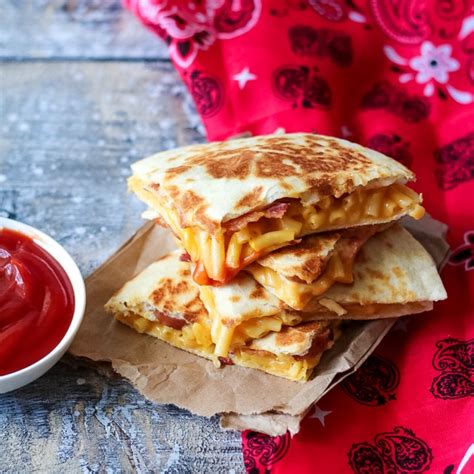 Loaded Mac And Cheese Quesadilla Life With The Crust Cut Off