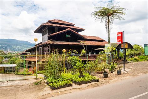 Search for hotel, city or location. Rumah Kayu Cottage Syariah, OYO Hotels Kabupaten Bandung ...