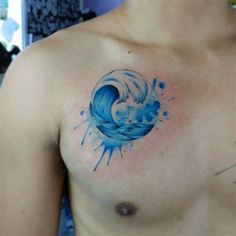 Tatuajes De Olas Las Orientaciones Contemporáneas Para Los Tatuajes De