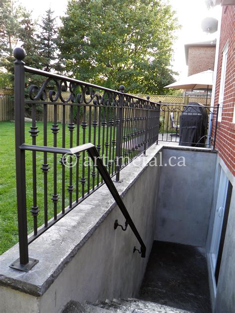 Sep 27, 2018 · the associated railing height code states that these rails must be placed between 34 and 38 inches above the walking surface of the stairs. Stair Balusters and Handrail Height According to the ...