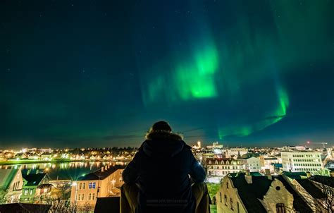 Photos Of Yesterdays Aurora Over Downtown Proves Reykjavík Is The