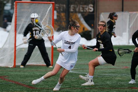 Women's lacrosse defeats Holy Cross - The Brown and White
