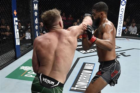 Ufc 264 Video Dricus Du Plessis Flattens Trevin Giles With Devastating