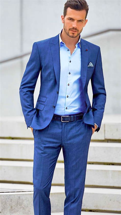 blue suit and pale blue shirt color combination Стильные мужчины Мужской костюм Мужские