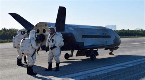 Spacex To Launch Space Forces Mysterious X 37b Space Plane On Falcon