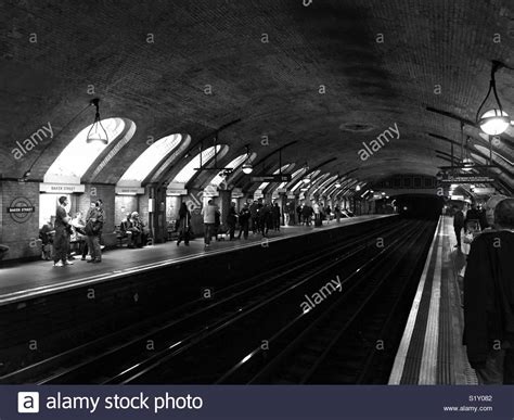 London Underground Black And White Stock Photos And Images Alamy