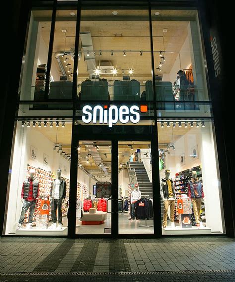 He grew up on the streets of the south bronx in new. Snipes eröffnet die 50. deutsche Filiale | schuhkurier