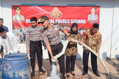 Tp bila sy meminta kata laluan ternyata no ic sy tiada dlm rekod. Salurkan Bantuan Air Bersih, Kapolres Serang Sedih ...