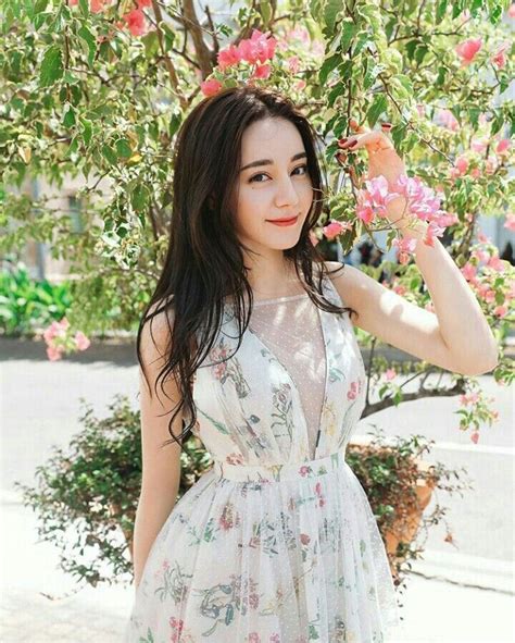 ghim của arinyada nicely trên dilraba dilmurat nữ thần con gái thời trang nữ